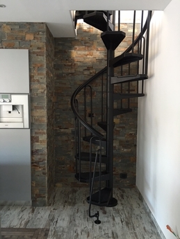 Escalier-colimacon-noir